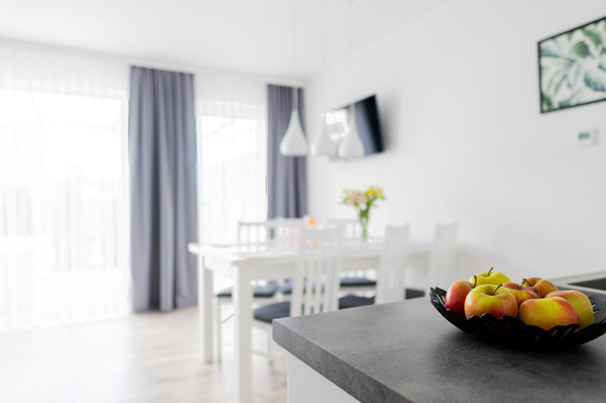 Barka - Apartamenty Premium Oraz Pokoje Blisko Plazy Karwia Εξωτερικό φωτογραφία